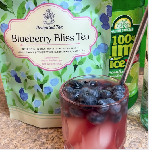 Sip on the Best Berry Tea Cocktail Ever!