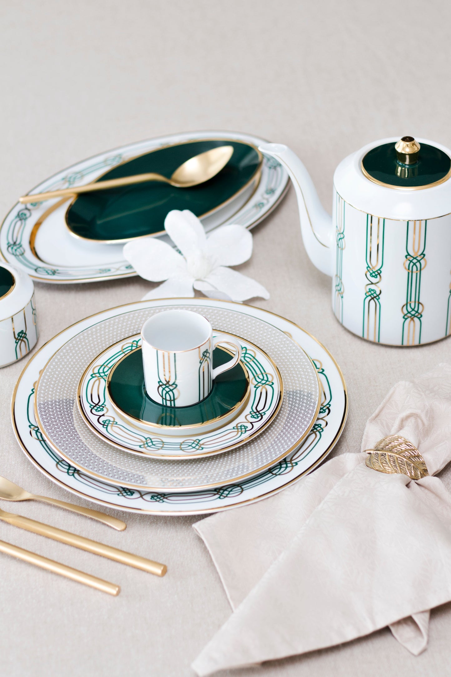 Liberty 11-Piece Porcelain Tea Service Set - Premium Gift Set for 4